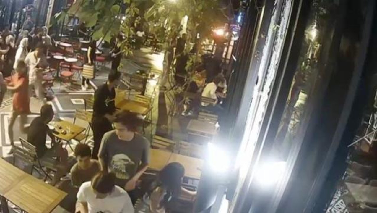 Kadıköy'de korkunç infaz! Kafede oturan kadın, silahlı bir adam tarafından öldürüldü