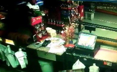 ESENYURT'TA ÖĞRENCİLER İÇİN PARA BİRİKTİRİLEN SADAKA KUTULARINI ÇALDILAR