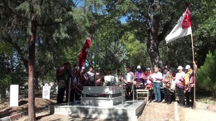 Kütahya haberleri: Askere gidecek Kütahyalı gençler mani söyleyip harçlık topladı