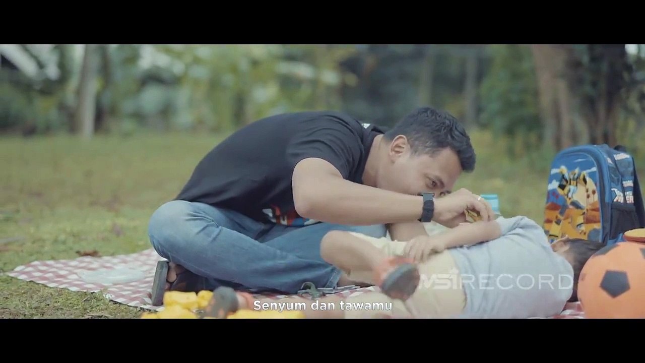 Tri Suaka - Ku Tunggu Engkau Di Surga (Official Music Video) _