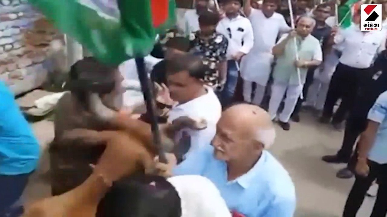 નિતિન પટેલને રખડતા ઢોરે લીધા અડફેટે