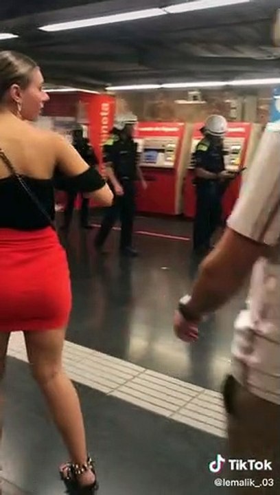 Batalla campal de manteros contra la Urbana en Barcelona