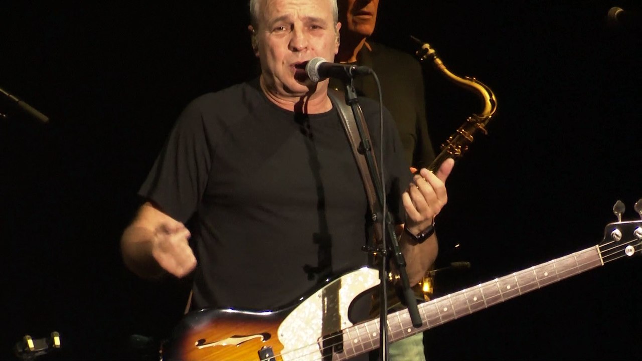 Hombres G desata la locura en el Festival Jardins del Terramar de Sitges