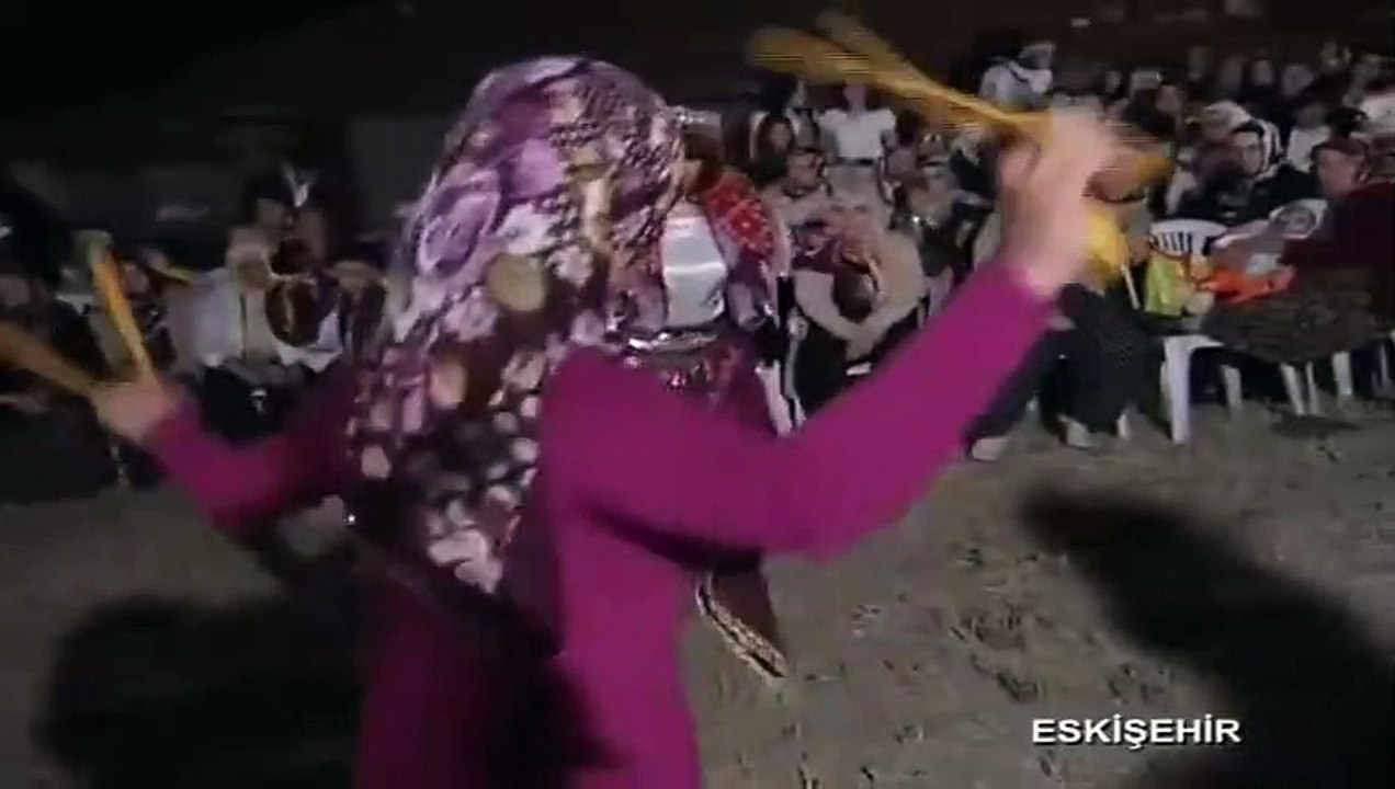 Eskişehirli Bayanların Kaşık Oyunu