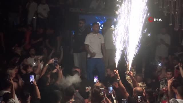 Muğla haberi! Bodrum'da Uzi konseri... Eğlence mekanı hınca hınç doldu