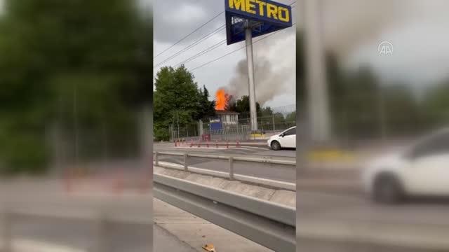 Son dakika haber: Atıl durumdaki fabrikaya ait binada çıkan yangın söndürüldü