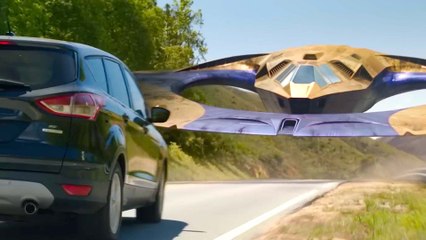 First Clip from Disney+'s She-Hulk: Attorney at Law Smashes Car