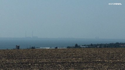 الأوكرانيون أسرى أفكار سوداء بالقرب من المحطة النووية الأكبر في أوروبا