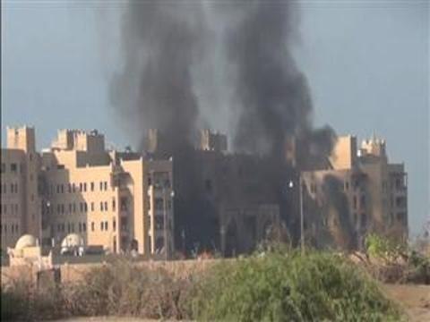 Missiles hit Aden compounds of Yemen govt, Gulf Arab troops