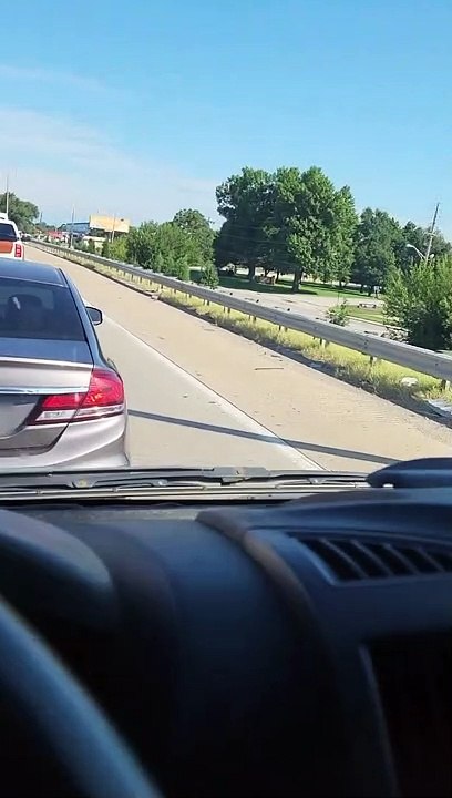 Road Raging Driver Loses Bumper