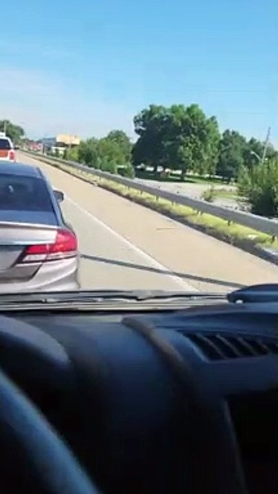 Road Raging Driver Loses Bumper