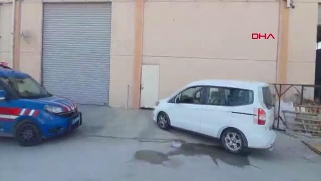 Son dakika haber | İZMİR'DE SAHTE İÇKİ DEPOSUNA BASKIN; 25 BİN LİTRE ETİL ALKOL ELE GEÇİRİLDİ, 3 GÖZALTI