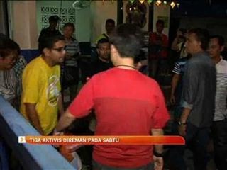 Tiga aktivis direman pada Sabtu