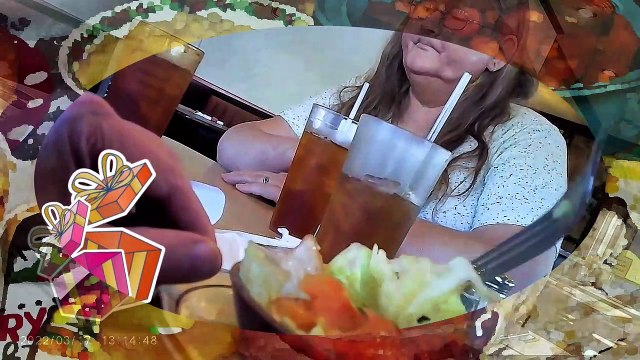 Eating lunch l people and blogs l Powerdirector 20.compressed