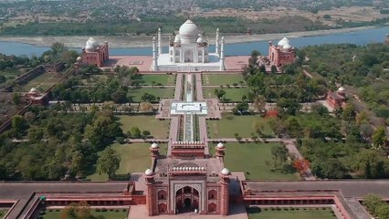 Download Video: Taj Mahal Cinematic Video Background - Taj Mahal Agra, India - Taj Mahal Free Stock Footage