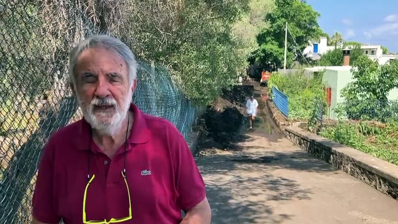 Stromboli, si lavora per liberare l'isola dal fango