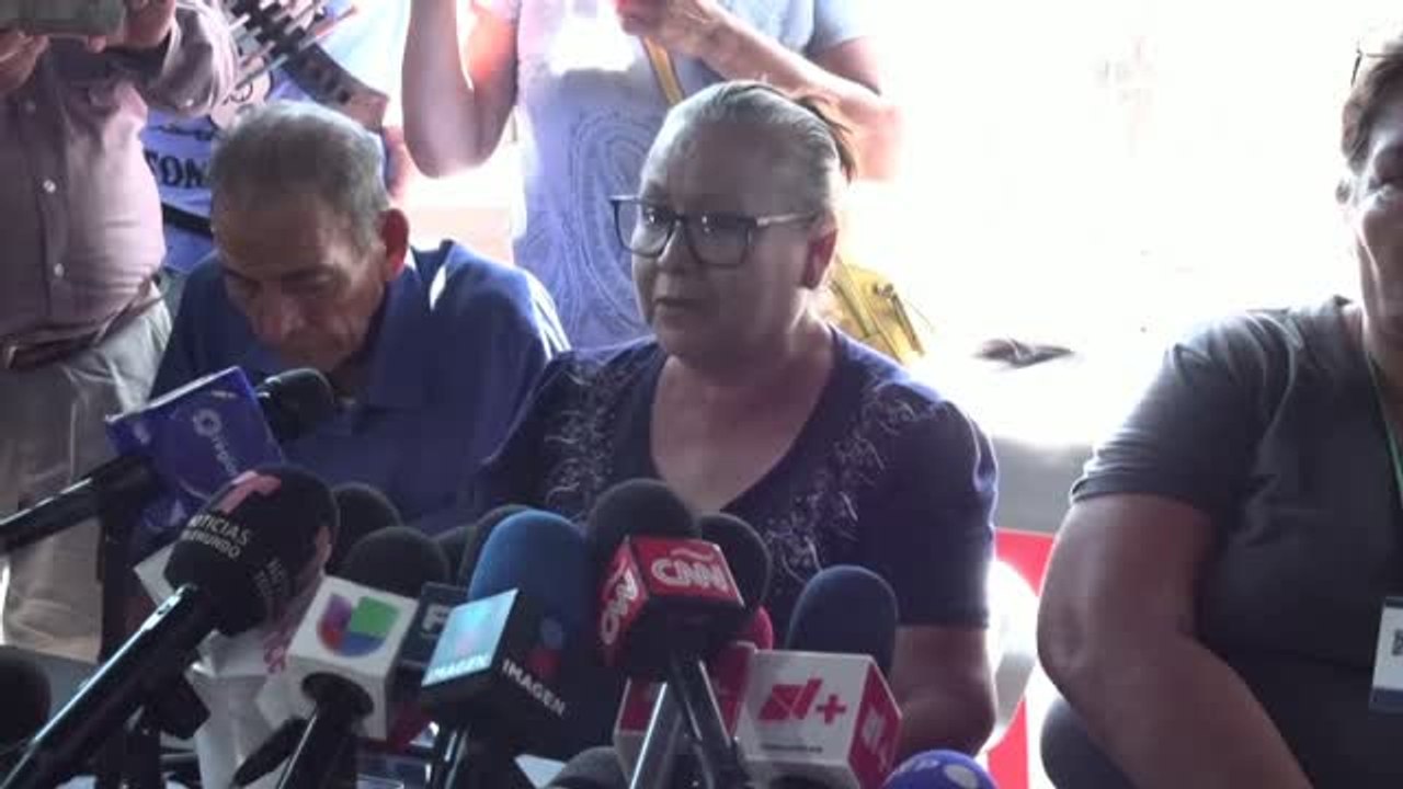 Familiares de los mineros atrapados en México culpan de inacción al Gobierno