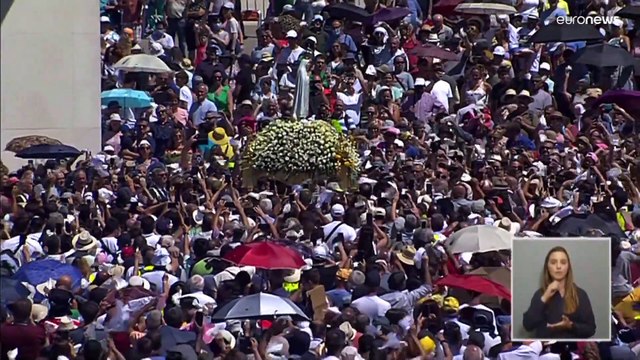 Miles de personas acuden a la peregrinación de los migrantes de la Virgen de Fátima en Portugal