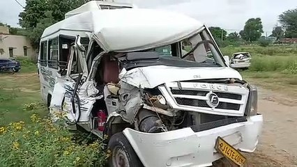 ट्रैक्टर ट्रॉली से भिड़ी ट्रैवलर, पांच श्रद्धालु घायल