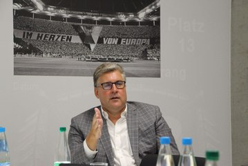 "Von der Wucht überrascht worden": Hellmann über Frankfurts Titel - und warum Geld nicht alles ist