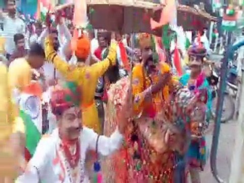 Video : दिल में देशभक्ति का जज्बा, हाथों में तिरंगा थामे निकले युवा