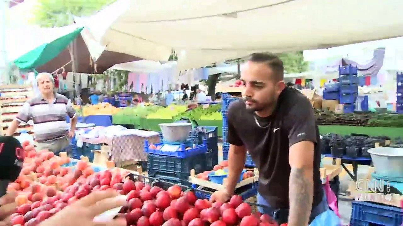 Semt pazarında sebze meyve fiyatları