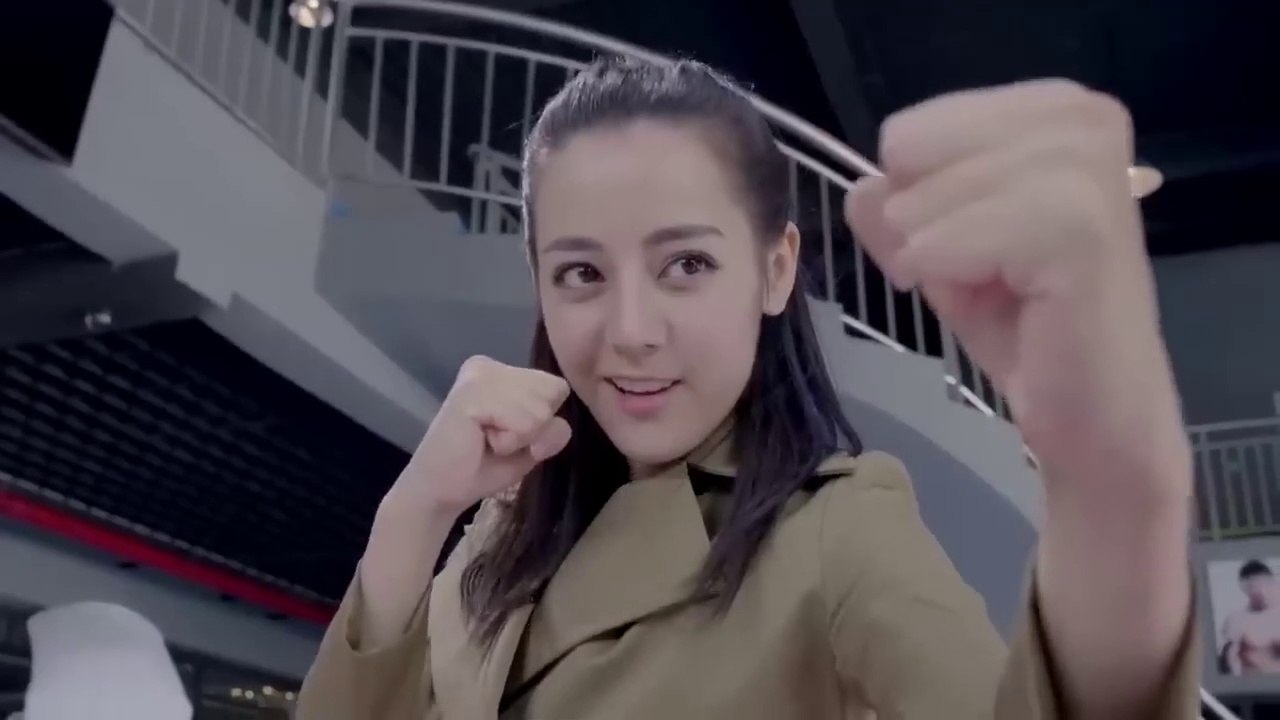 Ayahnya dipukuli oleh pria berotot, kecantikan Kung Fu mendominasi melawan
