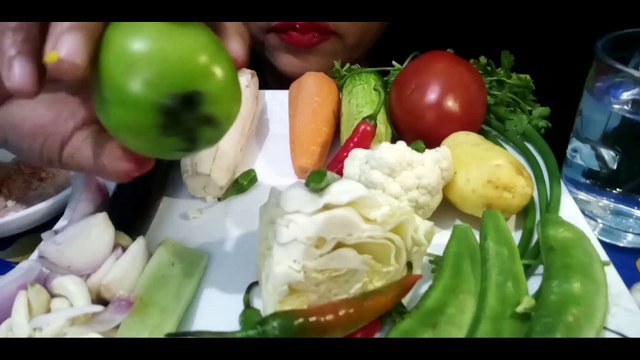 RAW VEG.EATING BEANS,LEAF COFFEE, FLOWER COFFEE,CARROTS, TOMATOES,CUCUMBER,RAW BANANA, POTATOE,ETC