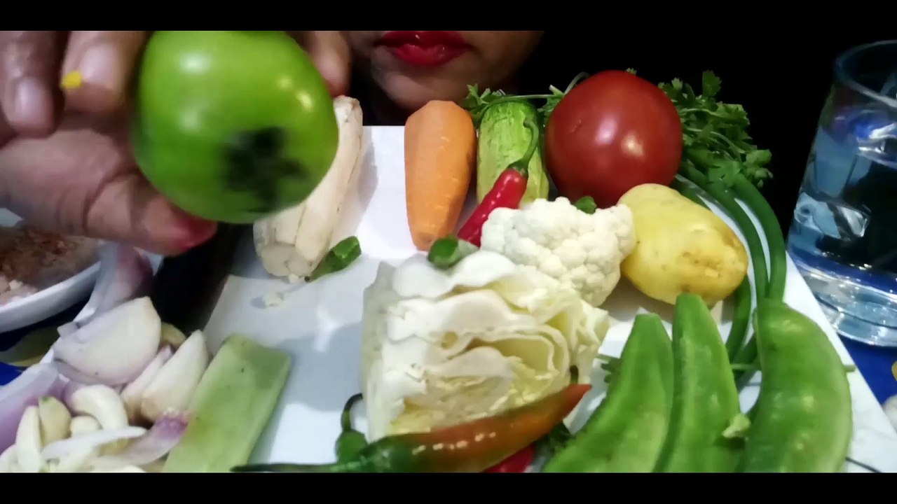 RAW VEG.EATING BEANS,LEAF COFFEE, FLOWER COFFEE,CARROTS, TOMATOES,CUCUMBER,RAW BANANA, POTATOE,ETC