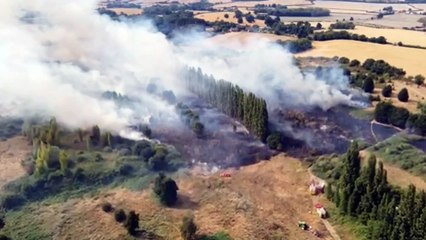 Fire rages through fields in Snodland