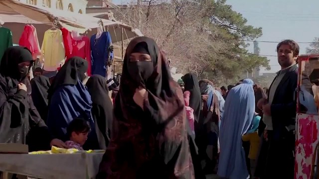 بوريل: نشعر بقلق خاص إزاء حرية وحقوق النساء الأفغانيات