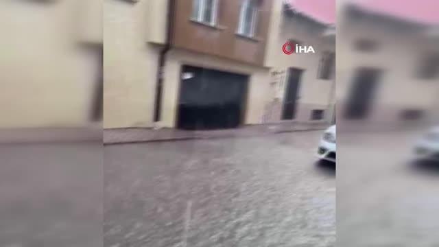 Eskişehir haberi! Eskişehir'de sağanak yağış ve dolu hayatı olumsuz etkiledi