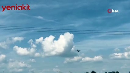 Tarihi savaş uçağı evin üzerine düştü: 1 ölü, 1 yaralı