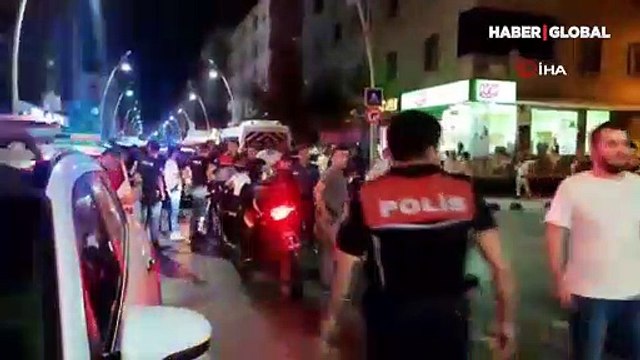 Sultangazi'de çocukların kavgasına büyükler de dahil olunca ortalık savaş alanına döndü