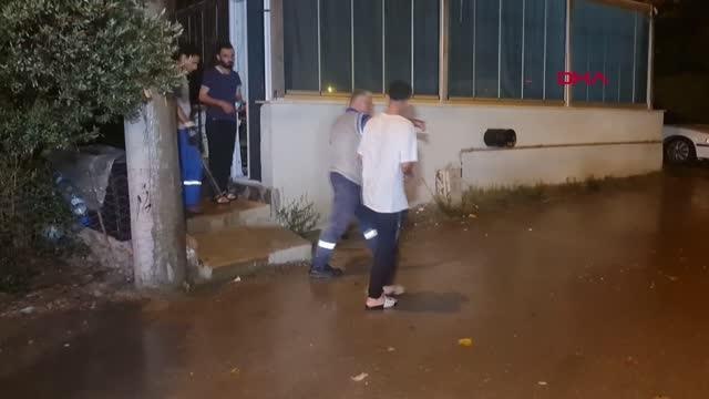 Kocaeli haberi: KOCAELİ-KÖTÜ KOKU ENDİŞE YARATTI, KANALİZASYON HATTININ TIKALI OLDUĞU ORTAYA ÇIKTI