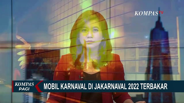 Diduga Akibat Percikan dari Petasan, Mobil Karnaval di Jakarnaval 2022 Terbakar!
