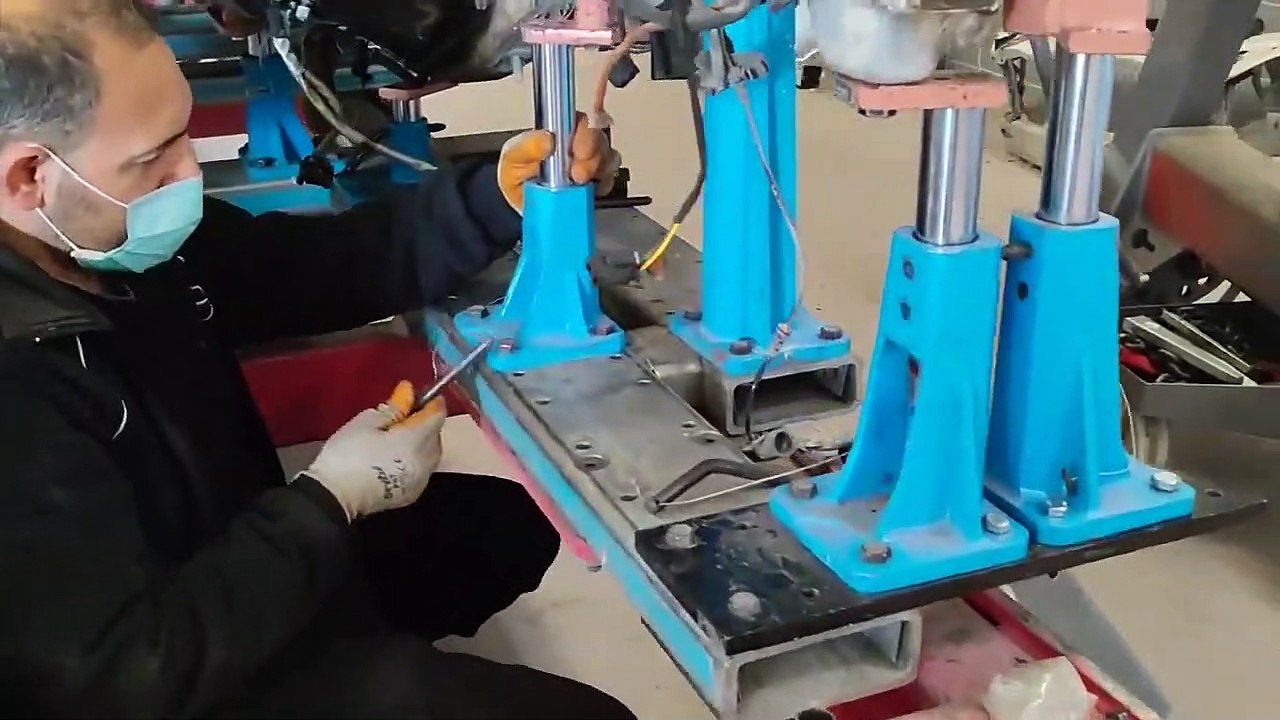 Mercedes Benz C Class W205 Shock Absorber Tower and Chassis Arm Replacement on Celette bench