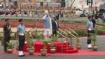 Independence Day 2022: PM Modi inspects the inter-services and police Guard of Honour at Red Fort