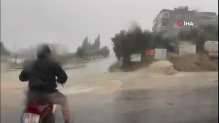 Bursa haberi | Bursa'da yağış etkili oldu: Yollar göle döndü