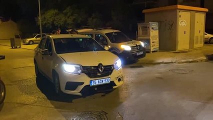 Otomobille kamyonetin çarpışması sonucu 1 kişi yaralandı