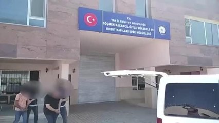 Son dakika haber! Göçmen kaçakçılığı yaptıkları iddiasıyla 2 şüpheli tutuklandı