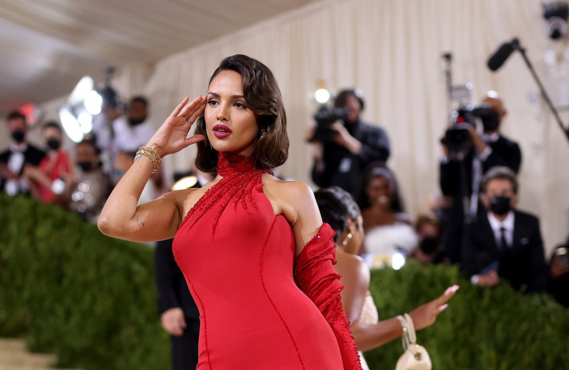 Eiza González, harta de que la relacionen con diversos hombres: 'Las mujeres pueden tener amigos'