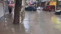 Yalova'da sağnak su baskınlarına yol açtı