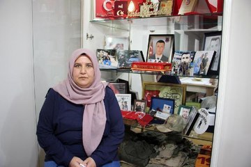 ŞEHİDİN HİÇ KULLANMADIĞI OTOMOBİLİNİ SATIP, KAMERUN'DA SU KUYUSU AÇTIRDILAR