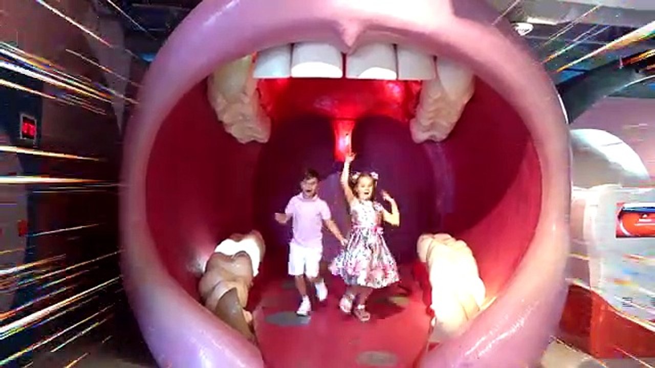 Diana and Roma Learn How the Body Works! Magic Cartoon Field Trip!