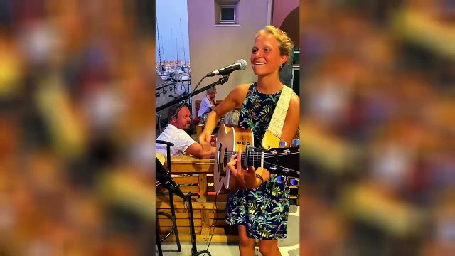 Agathe Robert au cap d'Agde ce 15 août au restaurant Capital Pizza !