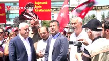 28 Şubat nedeniyle cezaevinde olan askerler için AYM önünde yapılan basın açıklamasında CHP'li vekillere tepki