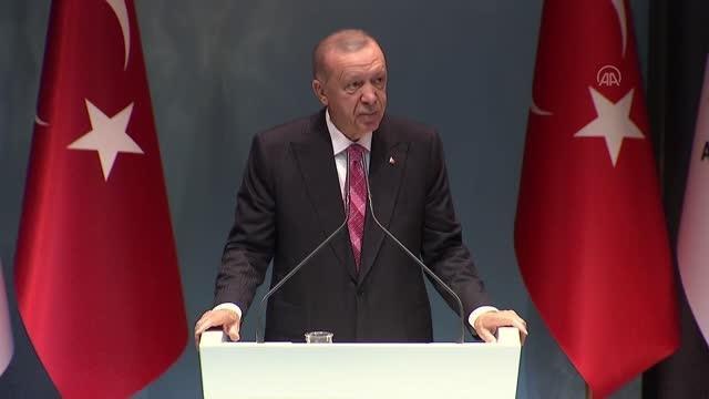 Cumhurbaşkanı Erdoğan: Bu ülkenin en büyük açığı, demokrasiyi içselleştirmiş, milletin değerleriyle barışmış, yerli ve milli muhalefet açığıdır.