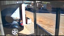 Vídeo mostra motociclista fugindo após executar jovem no Cascavel Velho