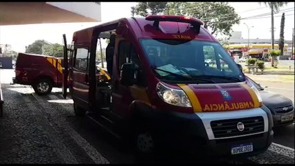 Mulher é socorrida após passar mal e sofrer queda em empresa no Centro